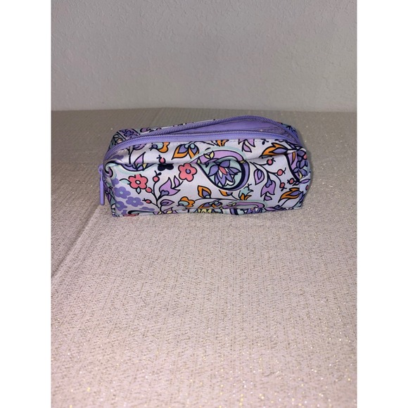 Vera Bradley Handbags - Vera Bradley makeup bag Pouch Purple Floral Paisley Good Zippered Cosmetic Case